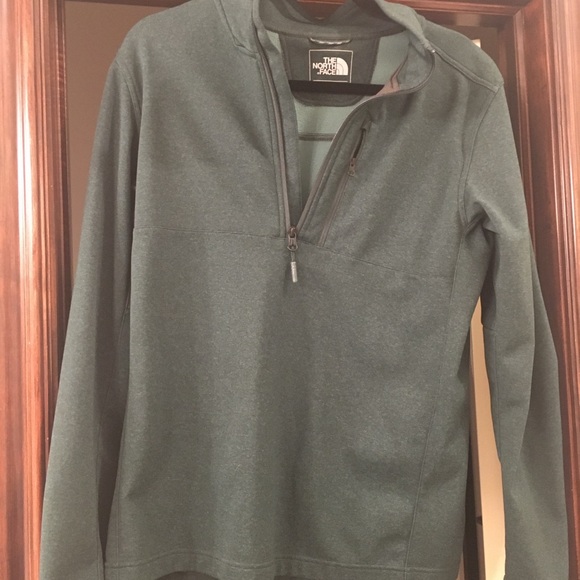 The North Face men’s pullover. Green, Sz M Great used condition. - Picture 3 of 5